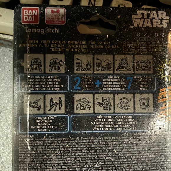 New in packaging Star Wars, R2, D2 Tamagotchi - Picture 8 of 8